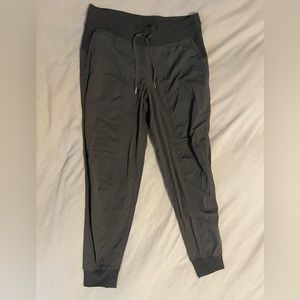 Lululemon - Dance Studio Mid - Rise Jogger